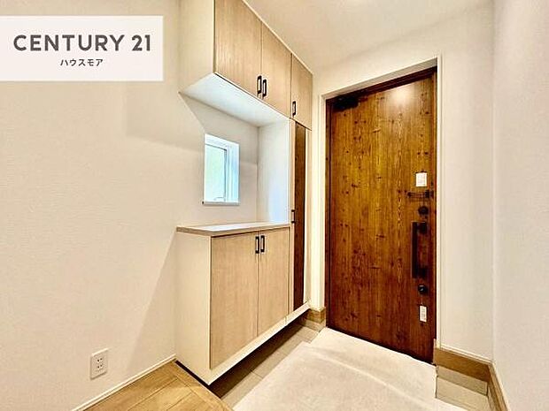 シューズボックス付きなので、玄関が片付きお掃除がしやすいです!スッキリした玄関で戸を開けた瞬間、清潔感のある心地いい空間が出迎えてくれます。【現地販売会開催中】