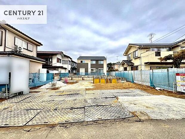 カースペース最大3台駐車可能。毎日の通勤やお買い物に便利で、来客時にもゆとりをもってお使いいただけます。