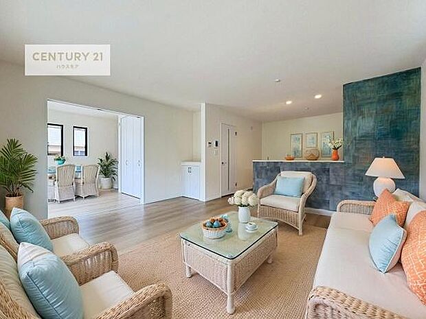 家具はCGパースです。開放感のある広々LDK！ソファーやダイニングテーブルを置いても窮屈にならないので快適に過ごせます！コミュニケーションが取りやすいリビングです！