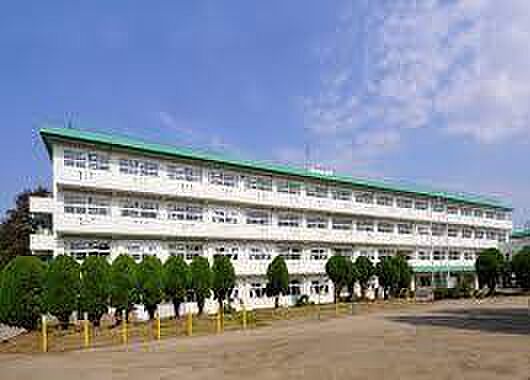 我孫子市立湖北小学校まで1500m