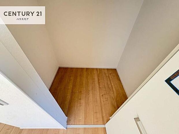 収納が充実しているからこそ、お部屋はいつも広々。掃除や片付けもラクになり、居心地の良い暮らしが続きます。