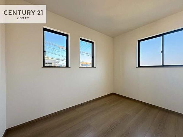 掃き出し窓がないお部屋は、お子様のお部屋としても安心です!