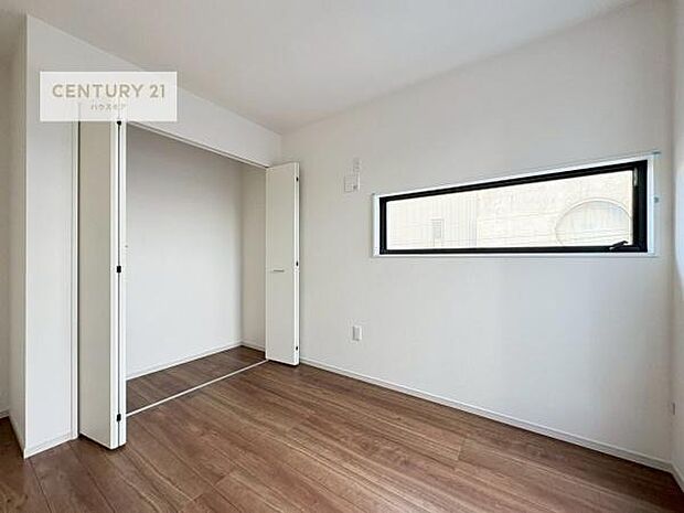 シンプルにデザインされているため、家具を選びません!お気に入りの家具を置いてくつろげる空間を作ることができます。