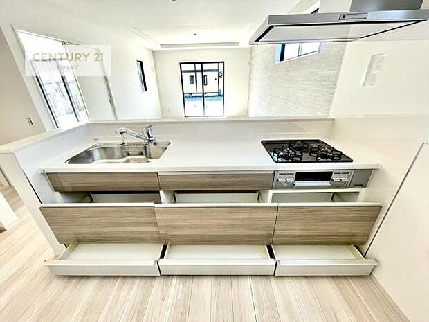 収納スペースが豊富で、調理スペースがスッキリと片付きひろ~く活用できます!快適に作業ができます!毎日の料理が捗ります!