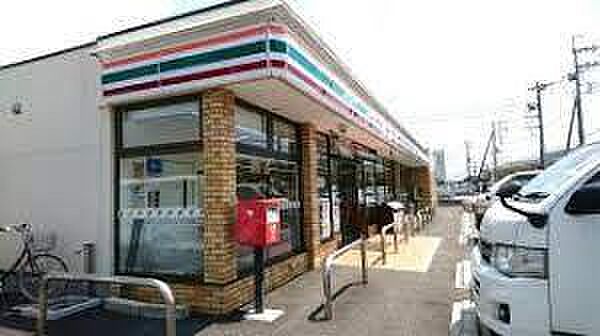 セブンイレブン守谷板戸井店まで400m