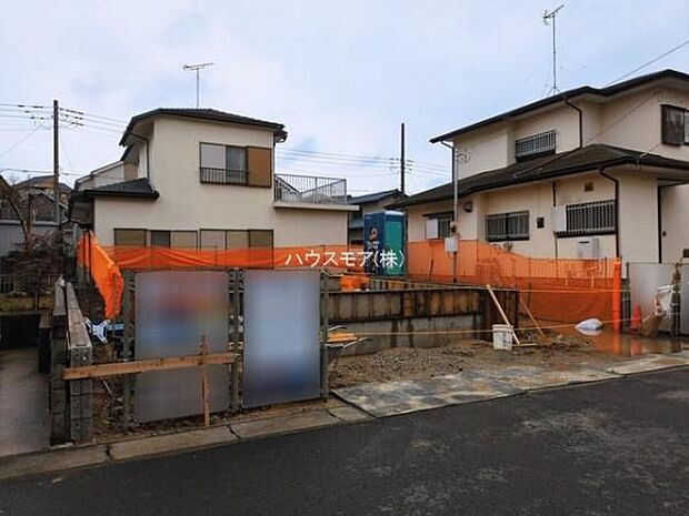 駐車スペースは2台分あります!セカンドカーはもちろん、バイクや自転車なども置き場所に困りません。