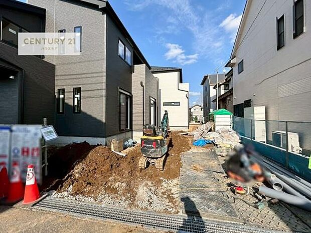 駐車スペースは2台分あります!セカンドカーはもちろん、バイクや自転車なども置き場所に困りません。