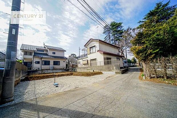 前面道路6m車庫入れが苦手な方も安心ですね。