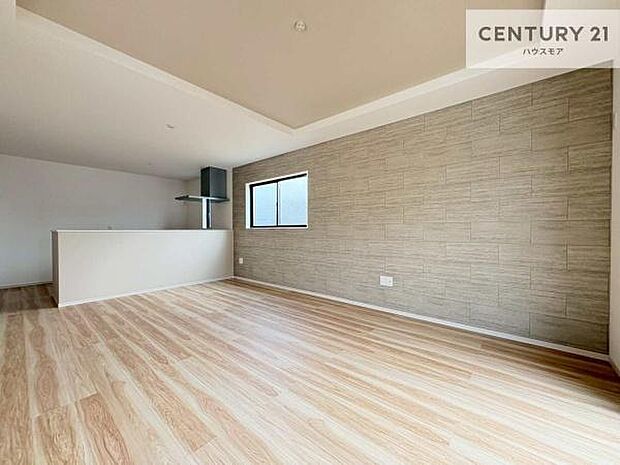 広々ダイニングスペース!ゆったりお食事。笑い声響く楽しい時間が過ごせます。日々の疲れも癒されます!