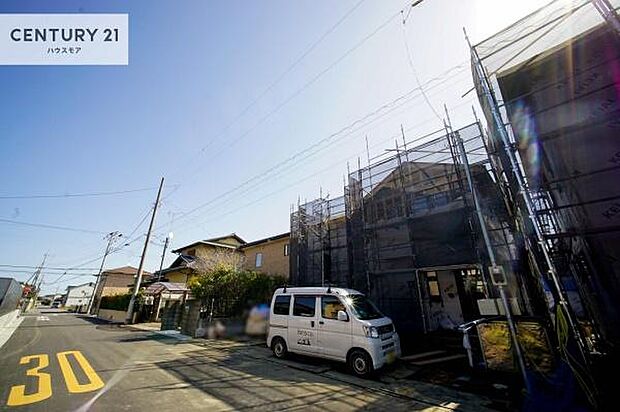 前面道路6m車庫入れが苦手な方も安心ですね。