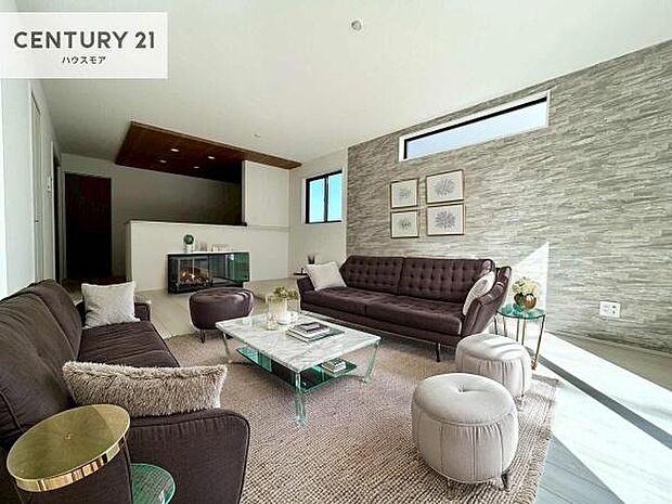 家具はCGパースです。心地良いリビングは家族が自然と集まります。家族団欒の時間が増えそうです。ご家族と、より一層充実した時間を過ごせそうですね。