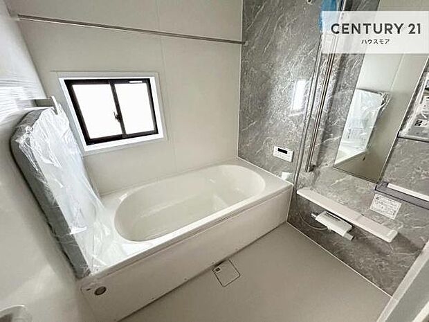 1日の疲れをしっかりと癒してくれる浴室です。おうちの素敵なリラクゼーション場所です!