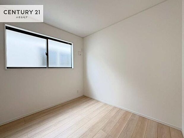 納戸がある暮らしは、季節物や日用品もすっきり収納。住まいにゆとりが生まれます。