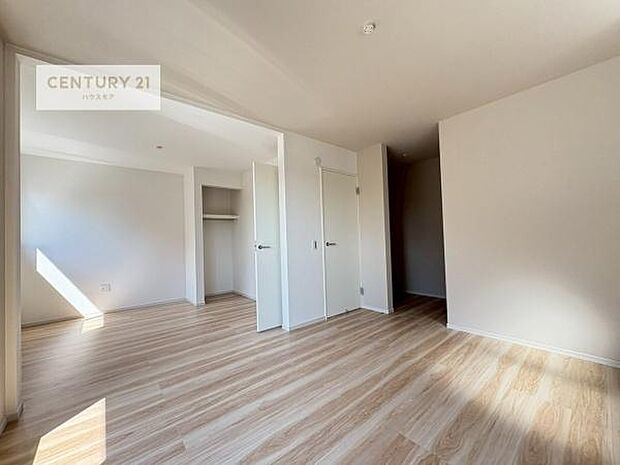 間仕切り対応可能なお部屋です。ゆとりのある広さで、プライベートルームや子供部屋、多目的に使いやすいお部屋です。【現地販売会開催中】