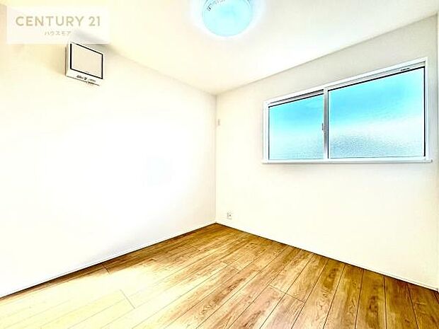 【現地販売会開催中】洋室は子供部屋や寝室、色々と用途多彩に利用できますね。収納力もたっぷりなので、広々気持ちよく過ごすことができます。