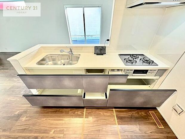 【現地販売会開催中】収納スペースが豊富で、調理スペースがスッキリと片付きひろ~く活用できます!快適に作業ができます!毎日の料理が捗ります!