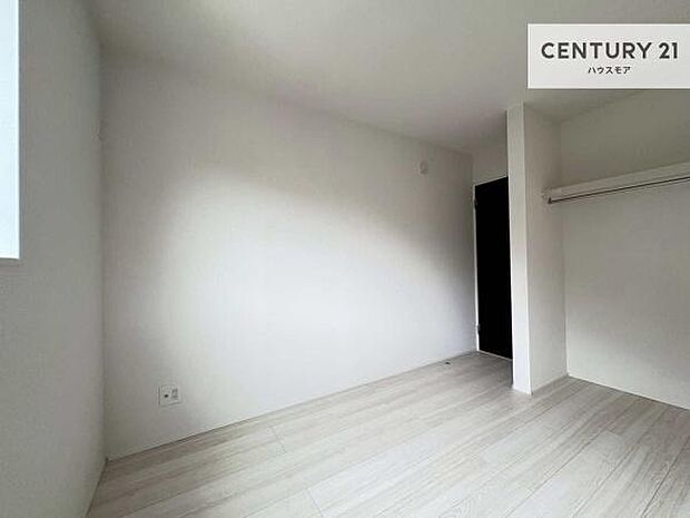 シンプルにデザインされているため、家具を選びません!お気に入りの家具を置いてくつろげる空間を作ることができます。