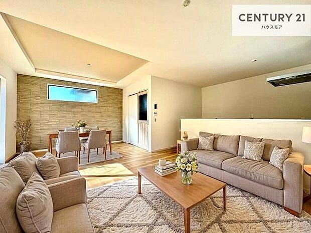 家具はCGパースです。心地良いリビングは家族が自然と集まります。家族団欒の時間が増えそうです。ご家族と、より一層充実した時間を過ごせそうですね。