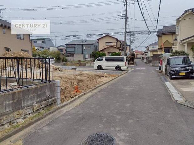 前面道路4m!車庫入れが苦手な方も安心ですね。