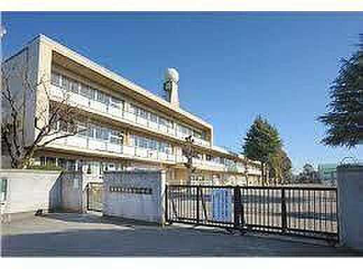 牛久市立向台小学校まで850m