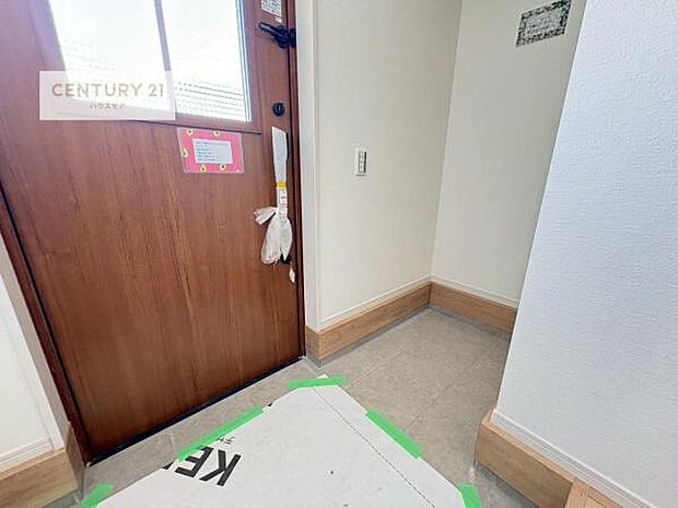 玄関土間収納付き!収納スペースなのでベビーカーやアウトドアの道具がスッキリしまえます!取り出しもラクラク!整理整頓がしやすい!