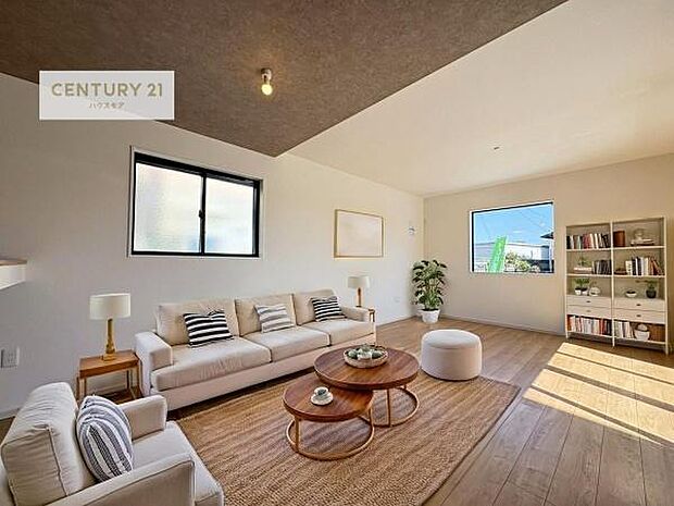 家具はCGパースです。心地良いリビングは家族が自然と集まります。家族団欒の時間が増えそうです。ご家族と、より一層充実した時間を過ごせそうですね。