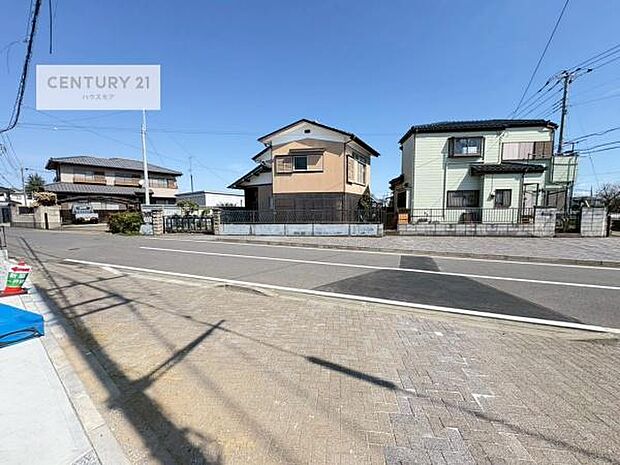 前面道路6.8m~15.5m!車庫入れが苦手な方も安心ですね。