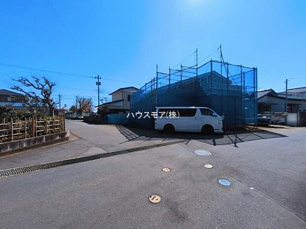 前面道路6m×6m車庫入れが苦手な方も安心ですね。