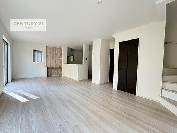 心地良いリビングは家族が自然と集まります。家族団欒の時間が増えそうです。ご家族と、より一層充実した時間を過ごせそうですね。