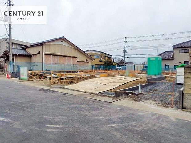 全3棟のキレイな街並み。是非1度ご内見ください。物件探しのご条件・ご要望・ご質問など、不動産に関することならどのようなことでも誠心誠意対応させて頂きます。