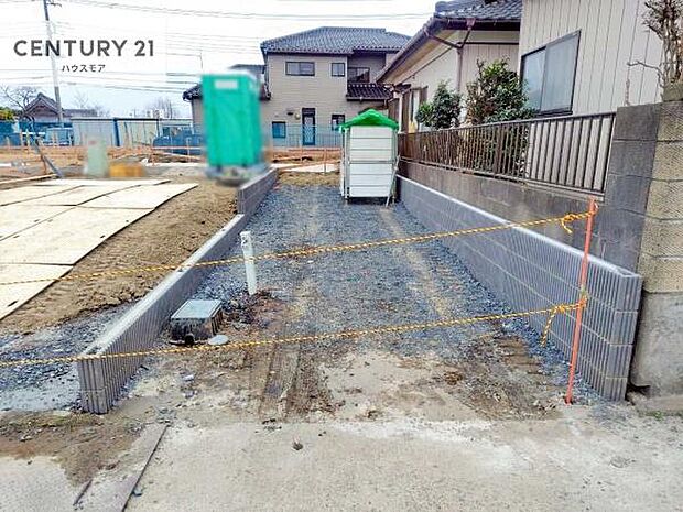 カースペース2台駐車可能。毎日の通勤やお買い物に便利で、来客時にもゆとりをもってお使いいただけます。