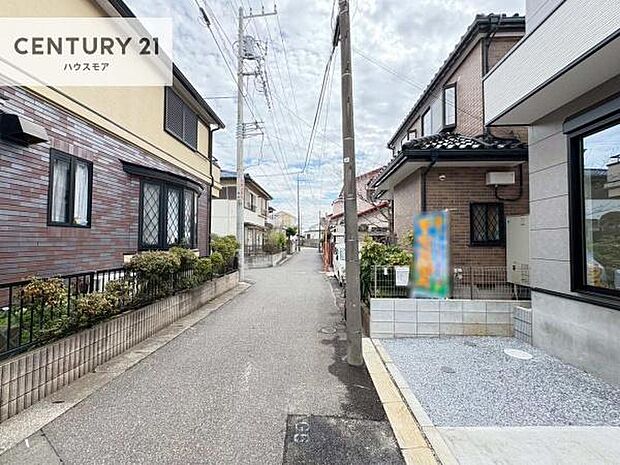 前面道路4m!車庫入れが苦手な方も安心ですね。