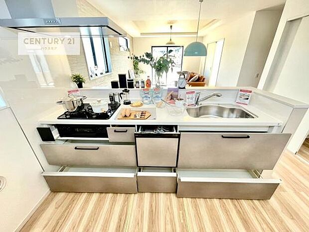 収納スペースが豊富で、調理スペースがスッキリと片付きひろ~く活用できます!快適に作業ができます!毎日の料理が捗ります!