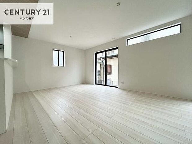 広々ダイニングスペース!ゆったりお食事。笑い声響く楽しい時間が過ごせます。日々の疲れも癒されます!