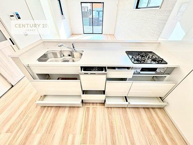 収納スペースが豊富で、調理スペースがスッキリと片付きひろ~く活用できます!快適に作業ができます!毎日の料理が捗ります!