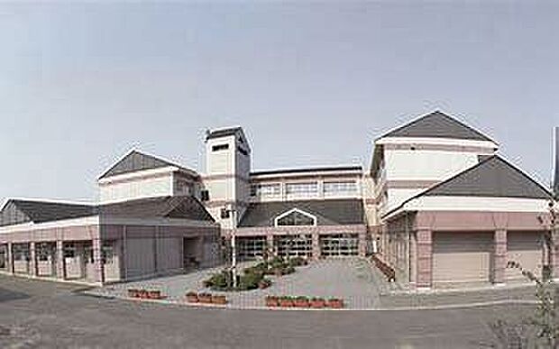 龍ケ崎市立中根台中学校まで1400m