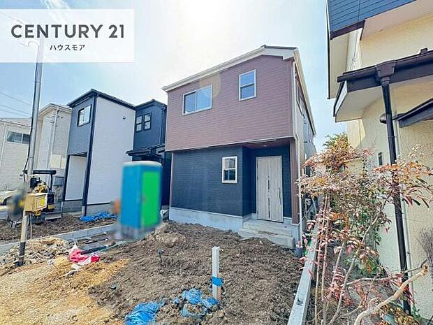 全2棟のキレイな街並み。是非1度ご内見ください。物件探しのご条件・ご要望・ご質問など、不動産に関することならどのようなことでも誠心誠意対応させて頂きます。