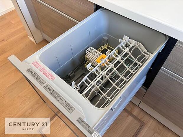 食洗機付きのキッチンです!忙しい時や手荒れ防止として大変活躍する便利な仕様です!ビルトインなのでキッチンの場所を取らず調理スペースを広く使うことが出来ます!(同仕様)
