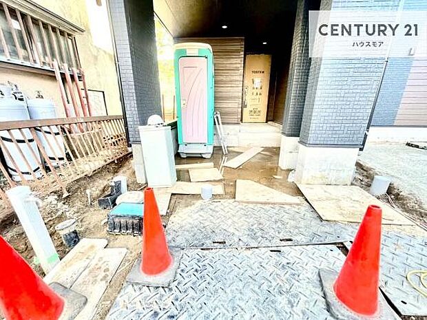 ビルトインガレージの駐車場は、雨や風から車を守ってくれるので大切に管理ができるので安心!