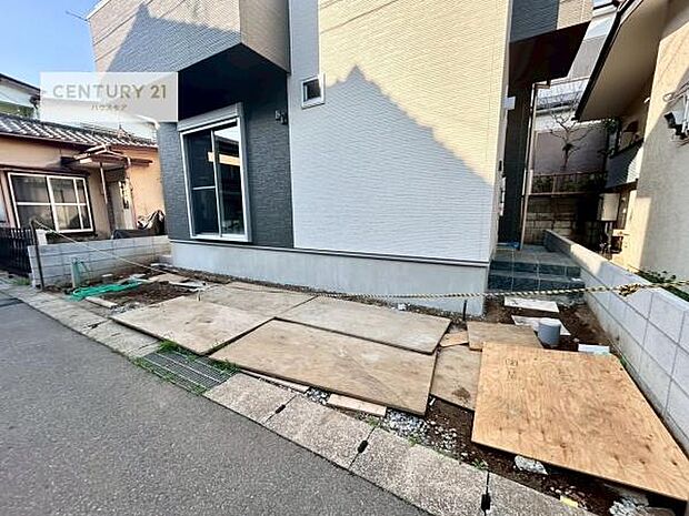 カースペース付きなのでマイカーをお持ちの方も安心ですね!ぜひ現地にてお確かめくださいませ!