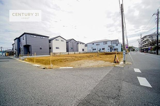 前面道路8m車庫入れが苦手な方も安心ですね。