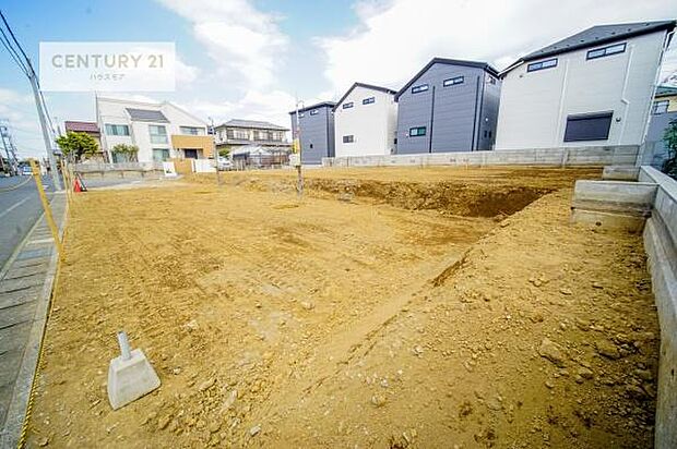 カースペース2台駐車可能。毎日の通勤やお買い物に便利で、来客時にもゆとりをもってお使いいただけます。