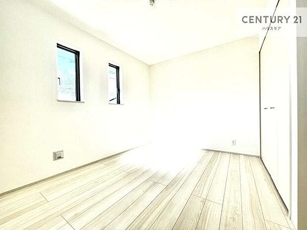 掃き出し窓がないお部屋は、お子様のお部屋としても安心です!