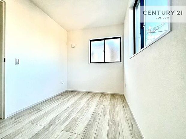 シンプルにデザインされているため、家具を選びません!お気に入りの家具を置いてくつろげる空間を作ることができます。