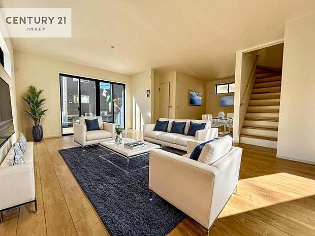 家具はCGパースです。大切な家族が集まるからこそLDKにはこだわりたい。子供たちが元気に笑いながら走り回っている姿を見た時が「広い家にして良かった」と思う瞬間です。