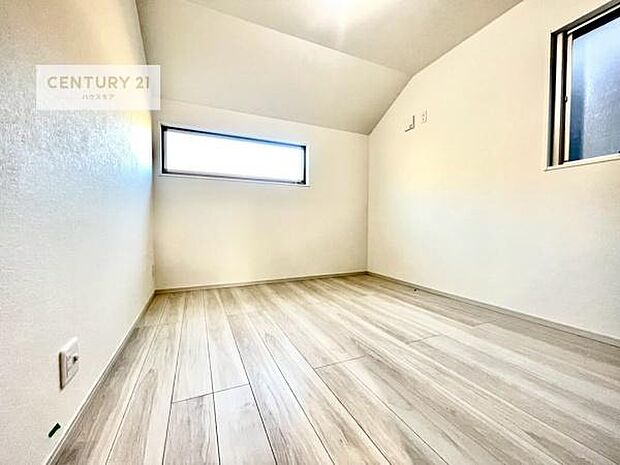 シンプルにデザインされているため、家具を選びません!お気に入りの家具を置いてくつろげる空間を作ることができます。