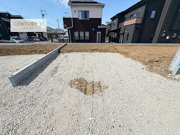 カースペース2台駐車可能。毎日の通勤やお買い物に便利で、来客時にもゆとりをもってお使いいただけます。
