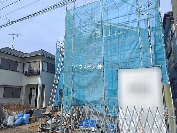 駐車スペースは2台分あります!セカンドカーはもちろん、バイクや自転車なども置き場所に困りません。