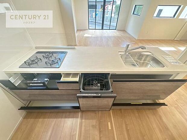 収納スペースが豊富で、調理スペースがスッキリと片付きひろ~く活用できます!快適に作業ができます!毎日の料理が捗ります!