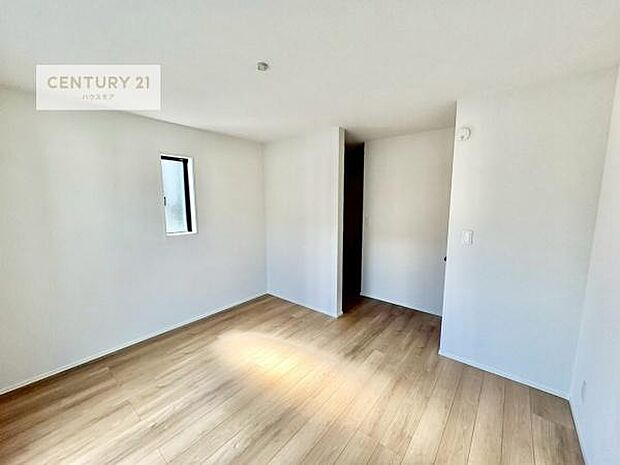 シンプルにデザインされているため、家具を選びません!お気に入りの家具を置いてくつろげる空間を作ることができます。